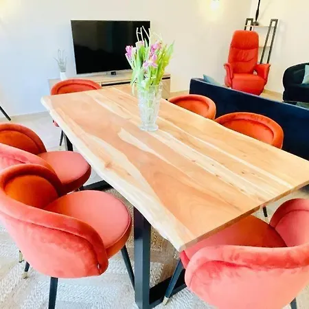 Three Bedrooms Flat In Center W. Terrace&parking Apartment *