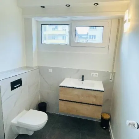 Three Bedrooms Flat In Center W. Terrace&parking Apartment