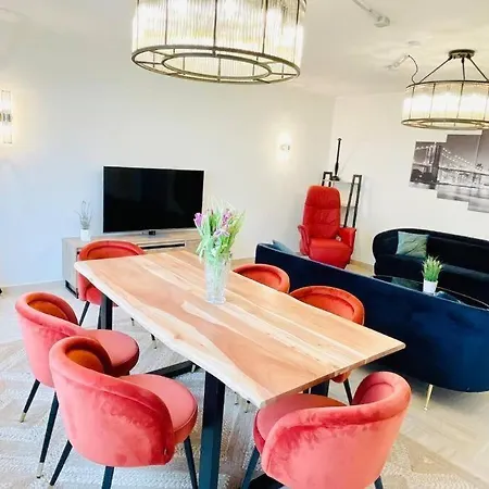 Apartment Three Bedrooms Flat In Center W. Terrace&parking
